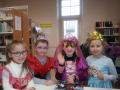 Carnaval des enfants de l'école d'Izeure à la bibliothèque